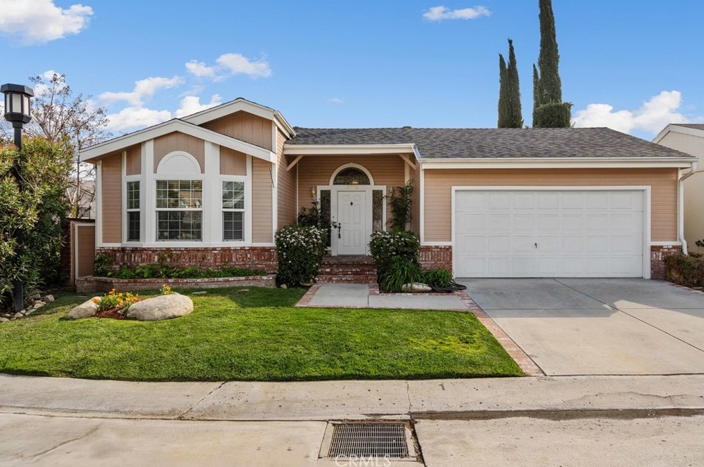 19730 Cottonwood Dr, Santa Clarita, CA 91351-5702