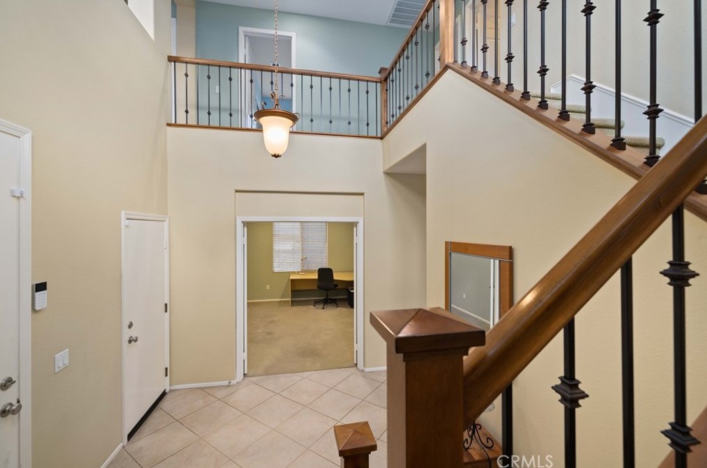 28527 Santa Catarina Rd, Santa Clarita, CA 91350-3867