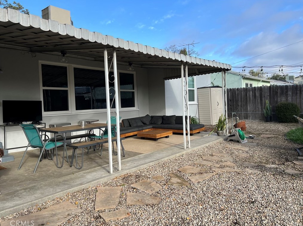 5660 Saloma Ave, Van Nuys CA  91411-3239 exterior