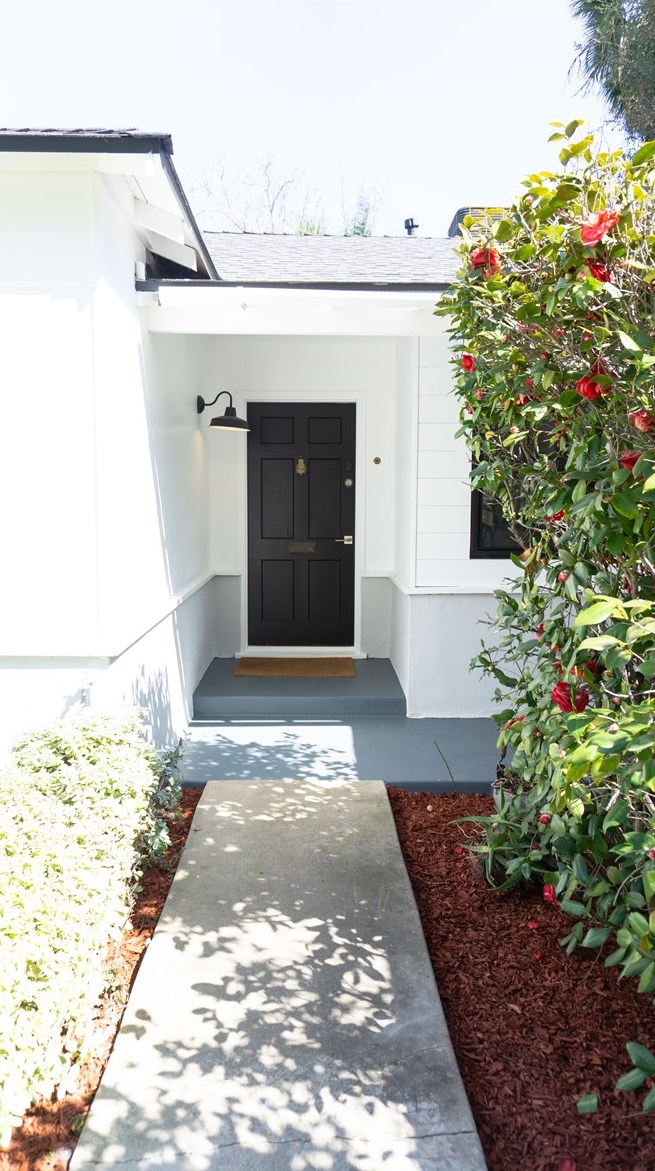 5660 Saloma Ave, Van Nuys CA  91411-3239 exterior