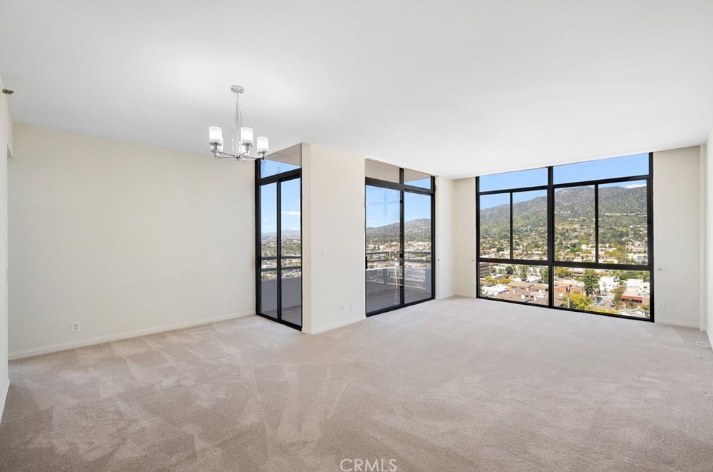 345 Pioneer Dr #ph5, Glendale, CA 91203