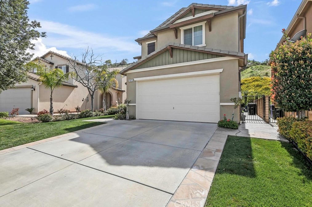 19870 Holly Dr, Santa Clarita, CA 91350-3694