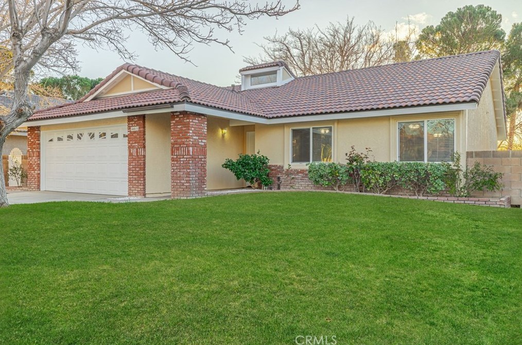 44015 Fine St, Lancaster, CA 93536-1023