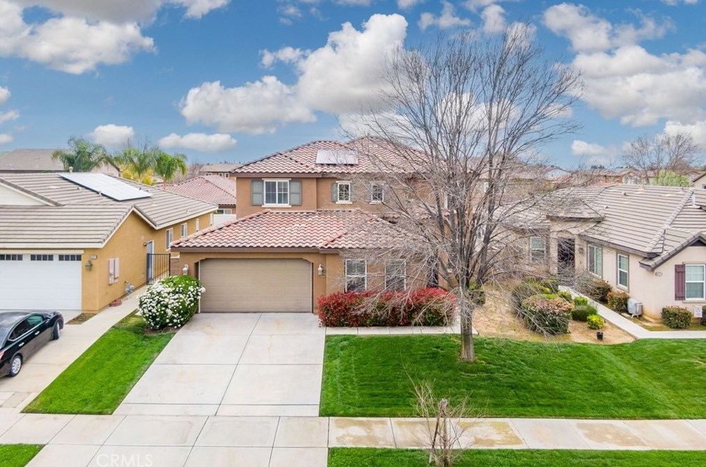 10203 Riata Ln, Bakersfield, CA 93306-7466