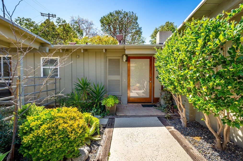 3641 Woodcliff Rd, Van Nuys, CA 91403-5049