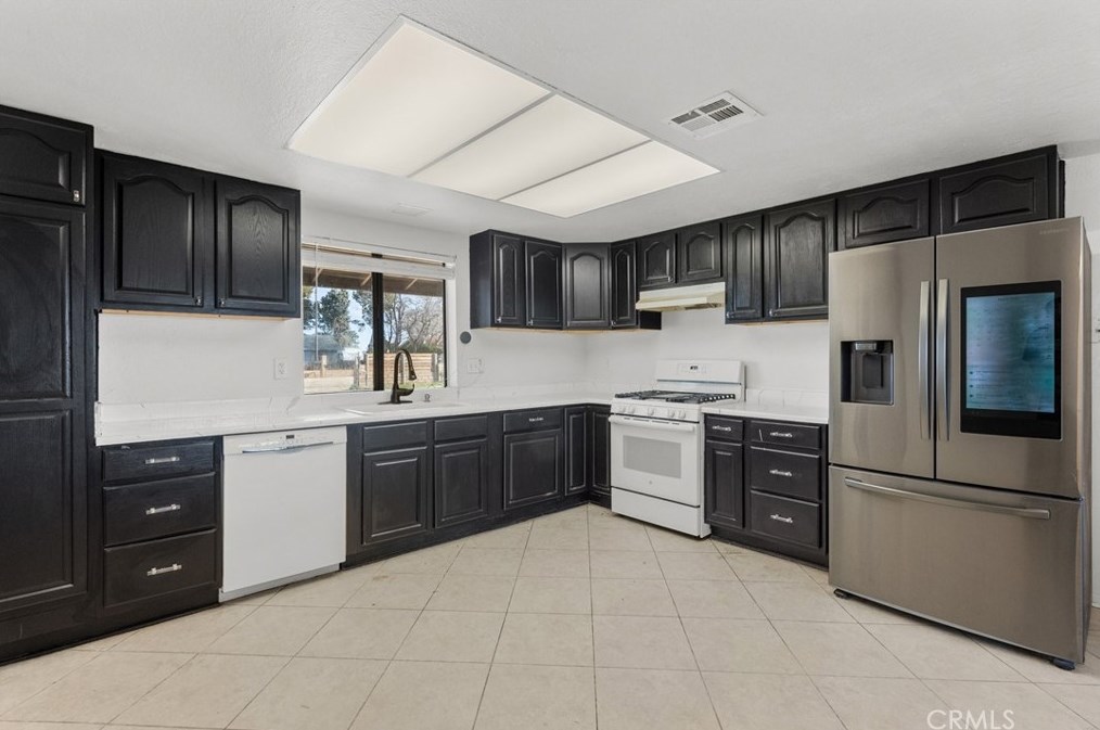 4238 W Avenue K12, Lancaster, CA 93536