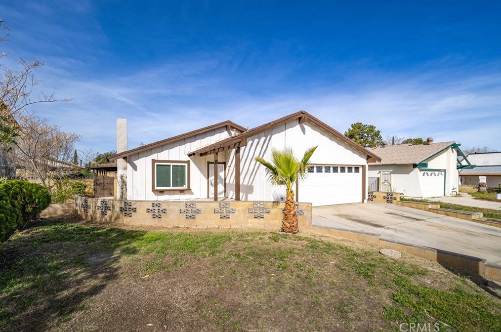 44625 Fenhold St, Lancaster, CA 93535-3418