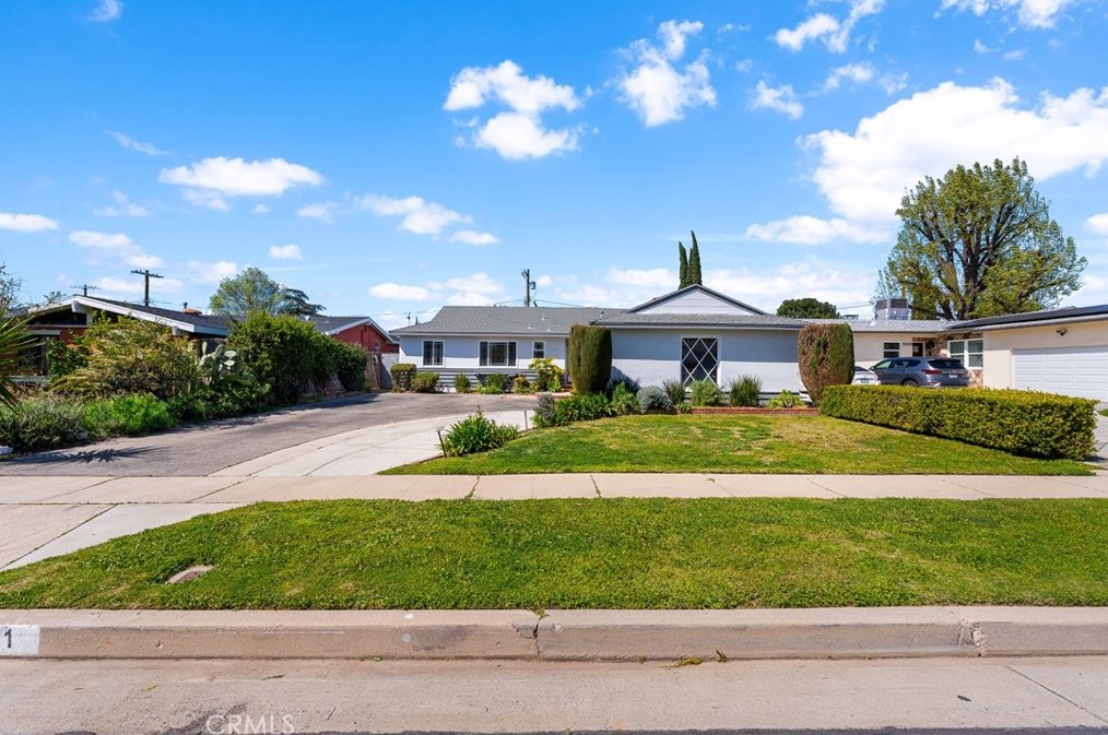 11151 Gloria Ave, San Fernando, CA 91344