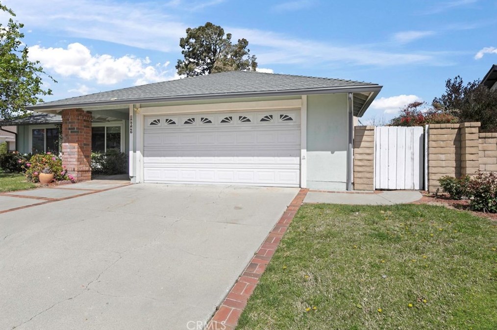 23047 Garzota Dr, Santa Clarita, CA 91354-2230