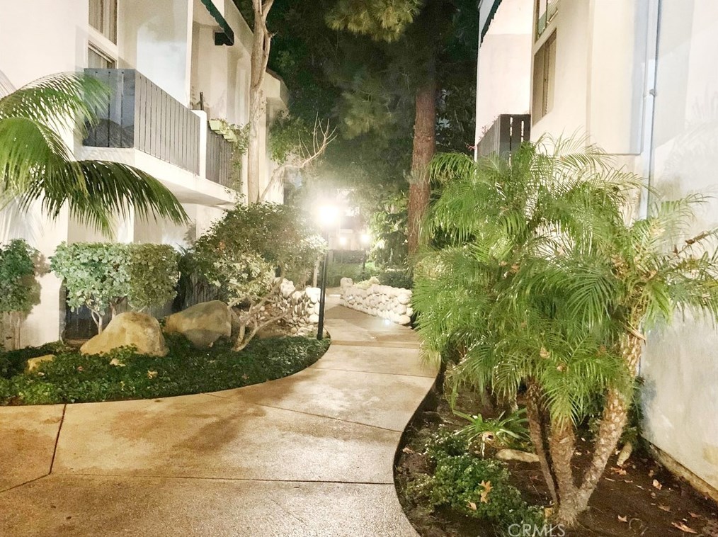 18645 Hatteras St, Los Angeles CA  91356-1803 exterior