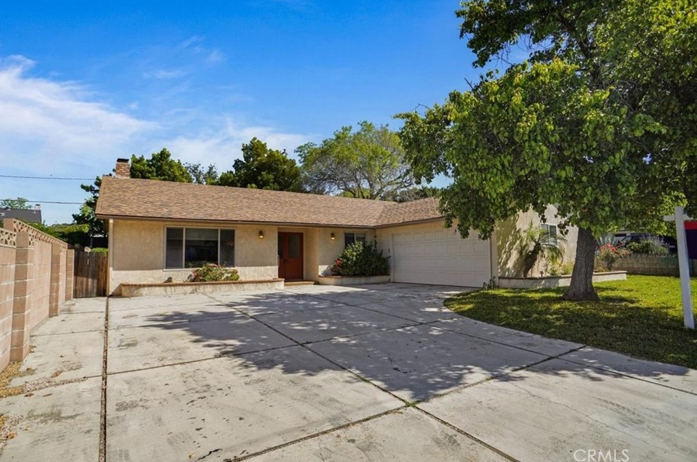 23845 Adamsboro Dr, Santa Clarita, CA 91321-3703