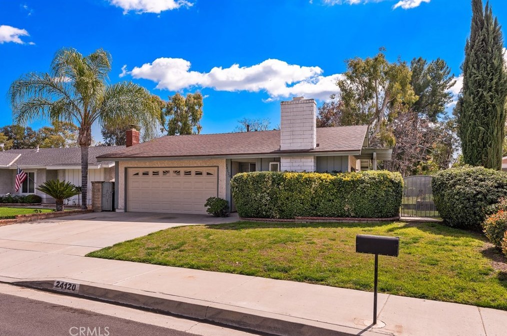 24120 Dalgo Dr, Santa Clarita, CA 91355