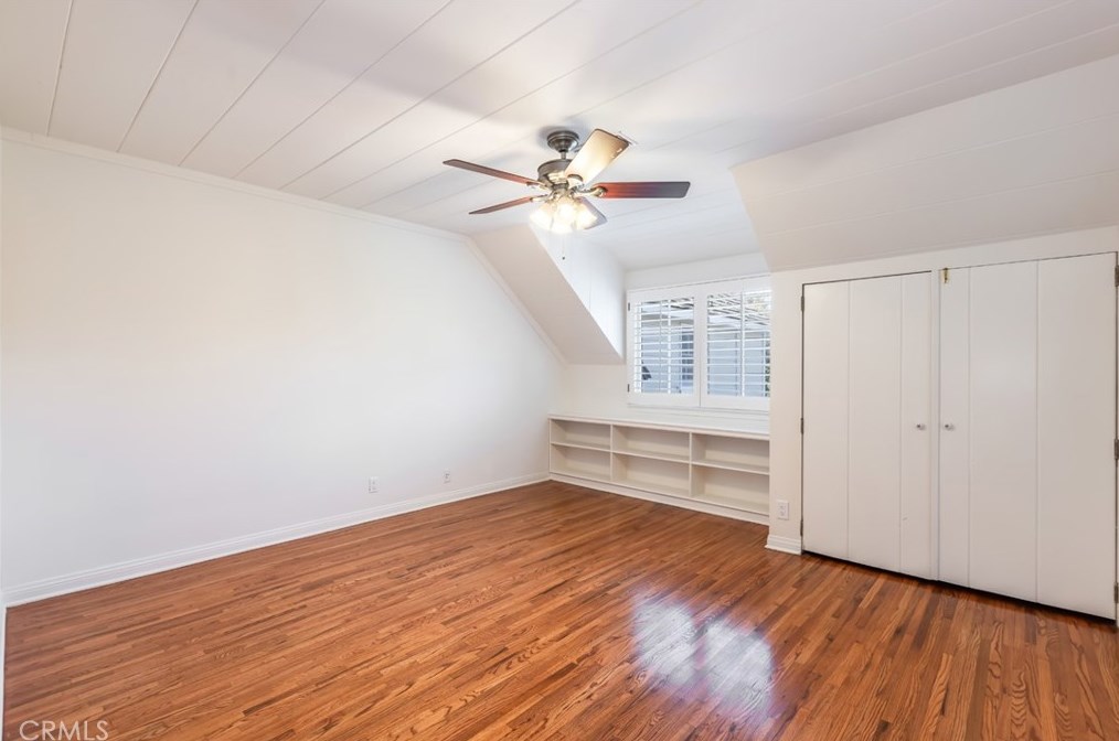 5463 Vanalden Ave, Los Angeles CA  91356-3129 exterior