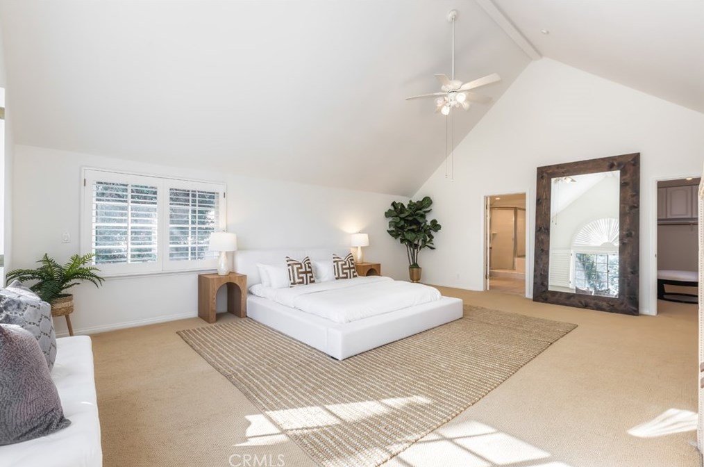 5463 Vanalden Ave, Los Angeles CA  91356-3129 exterior