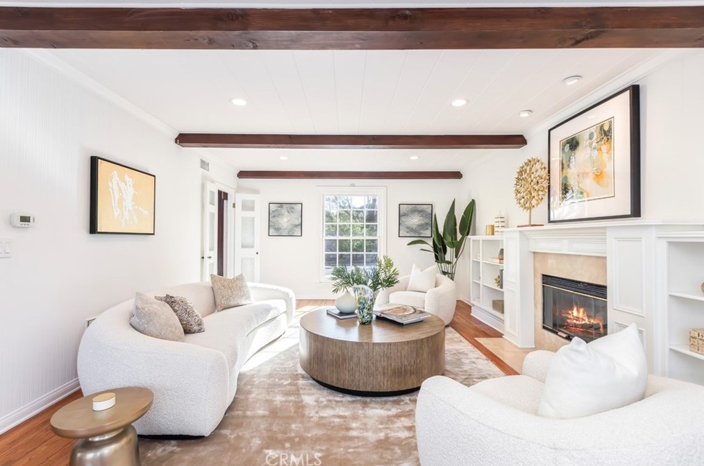 5463 Vanalden Ave, Los Angeles CA  91356-3129 exterior