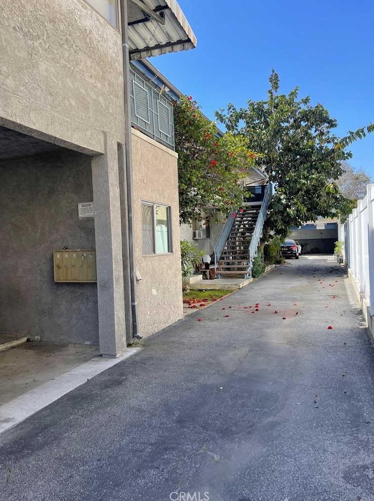 5653 Laurel Canyon Blvd, North Hollywood, CA 91607