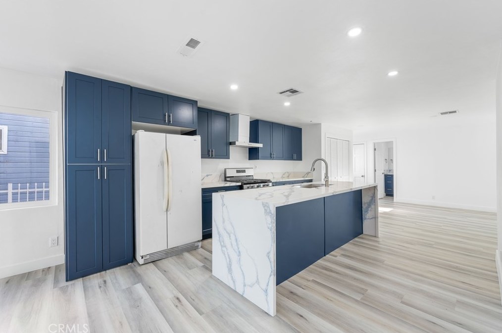 1328 49th St, Los Angeles CA  90011-4212 exterior