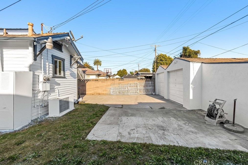 1328 49th St, Los Angeles CA  90011-4212 exterior
