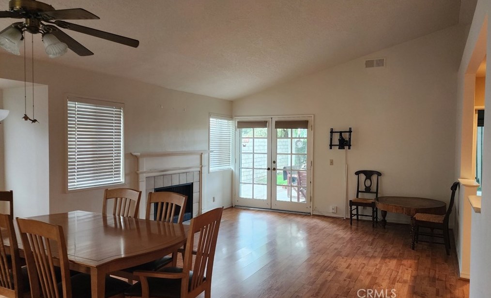 28359 Evergreen Ln, Santa Clarita, CA 91390-4013