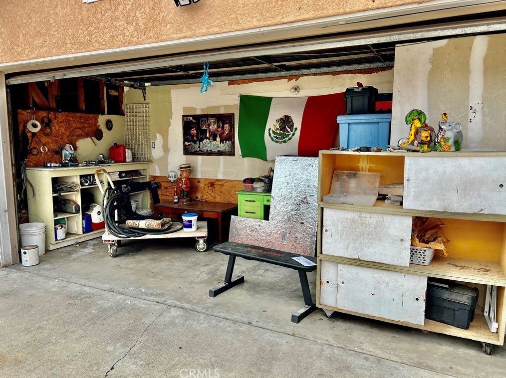 11422 Glenoaks Blvd, Los Angeles CA  91331-1068 exterior