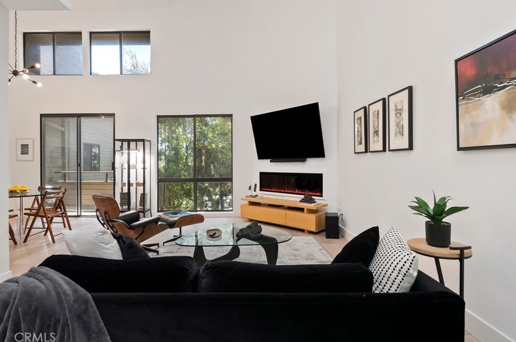 13331 Moorpark St #315, Van Nuys, CA 91423