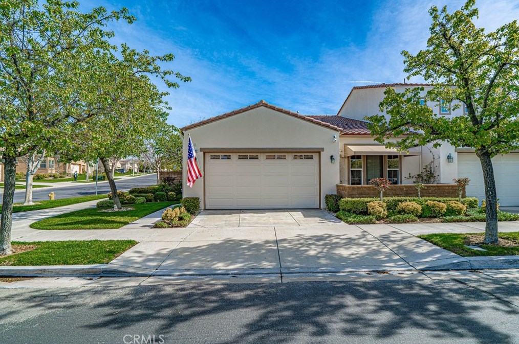 23782 Noble Fir Ct, Santa Clarita, CA 91354-1882