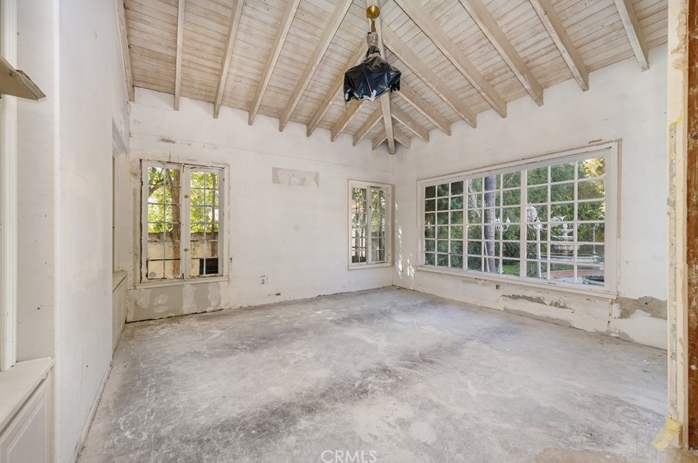 5110 Gloria Ave, Van Nuys, CA 91436-1531