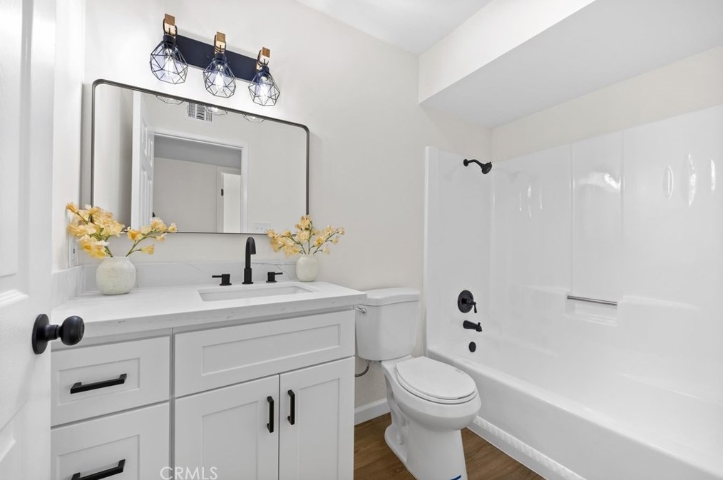 3008 Whitley Dr, Bakersfield CA  93309-5549 exterior