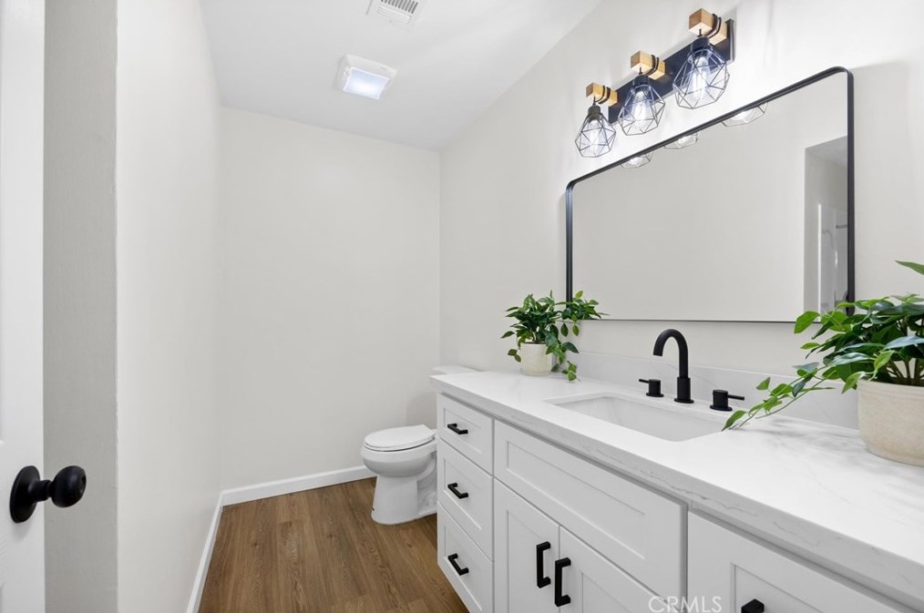 3008 Whitley Dr, Bakersfield CA  93309-5549 exterior