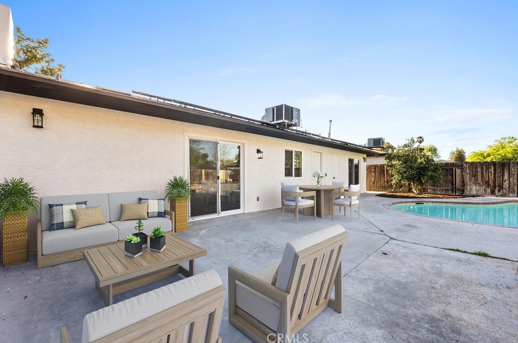 3008 Whitley Dr, Bakersfield CA  93309-5549 exterior