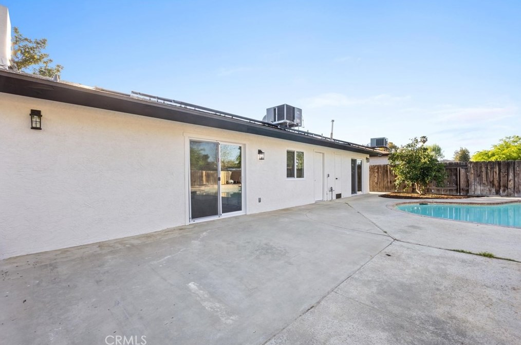 3008 Whitley Dr, Bakersfield CA  93309-5549 exterior