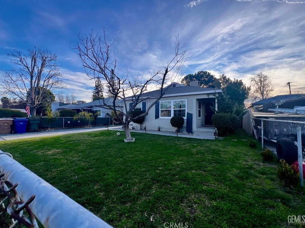 2609 Charleston Dr, Bakersfield, CA 93308-1509
