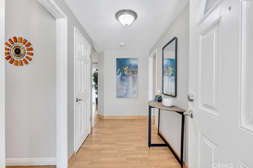 21045 Kingscrest Dr, Santa Clarita, CA 91350-1990