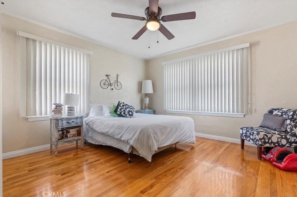 39 Myrtle St, Bakersfield CA  93301-2734 exterior