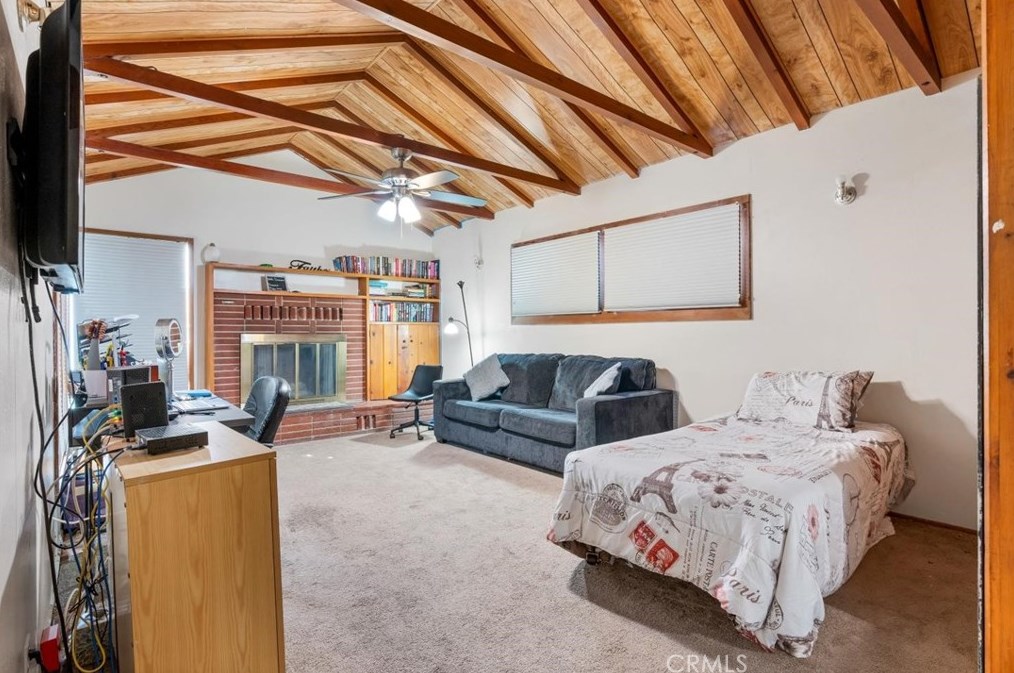 39 Myrtle St, Bakersfield CA  93301-2734 exterior