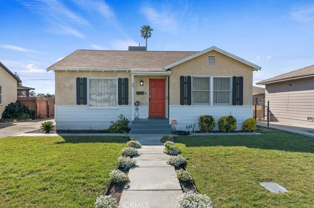 39 Myrtle St, Bakersfield, CA 93304-2640