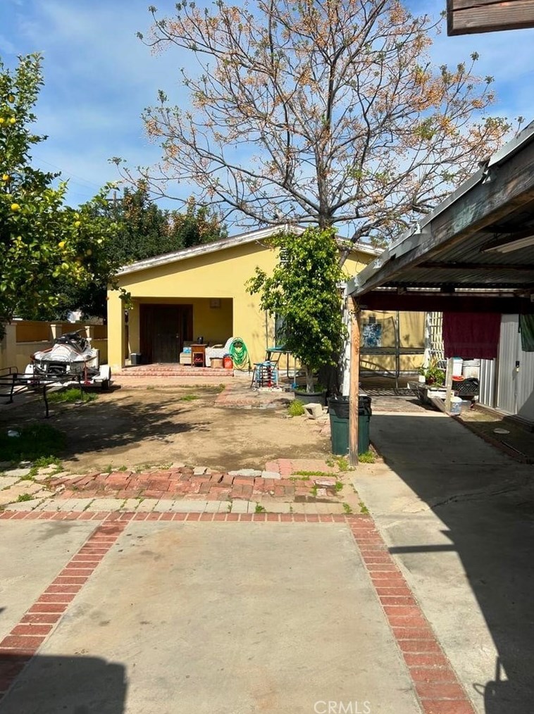 10061 Amboy Ave, Los Angeles CA  91331-3912 exterior