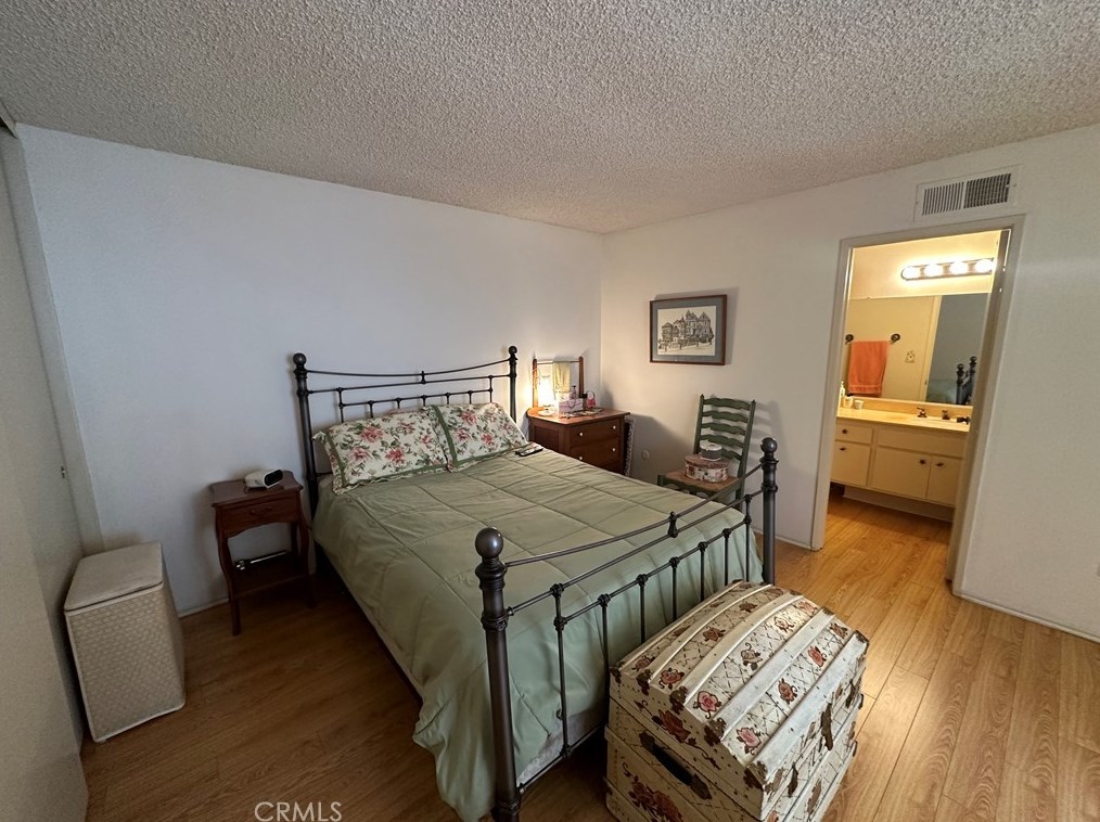 10521 Larwin Ave #6, Chatsworth, CA 91311