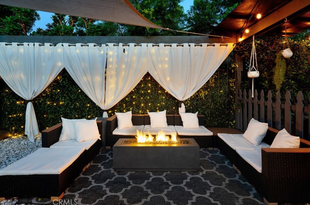 19140 Archwood St, Los Angeles CA  91335-5001 exterior