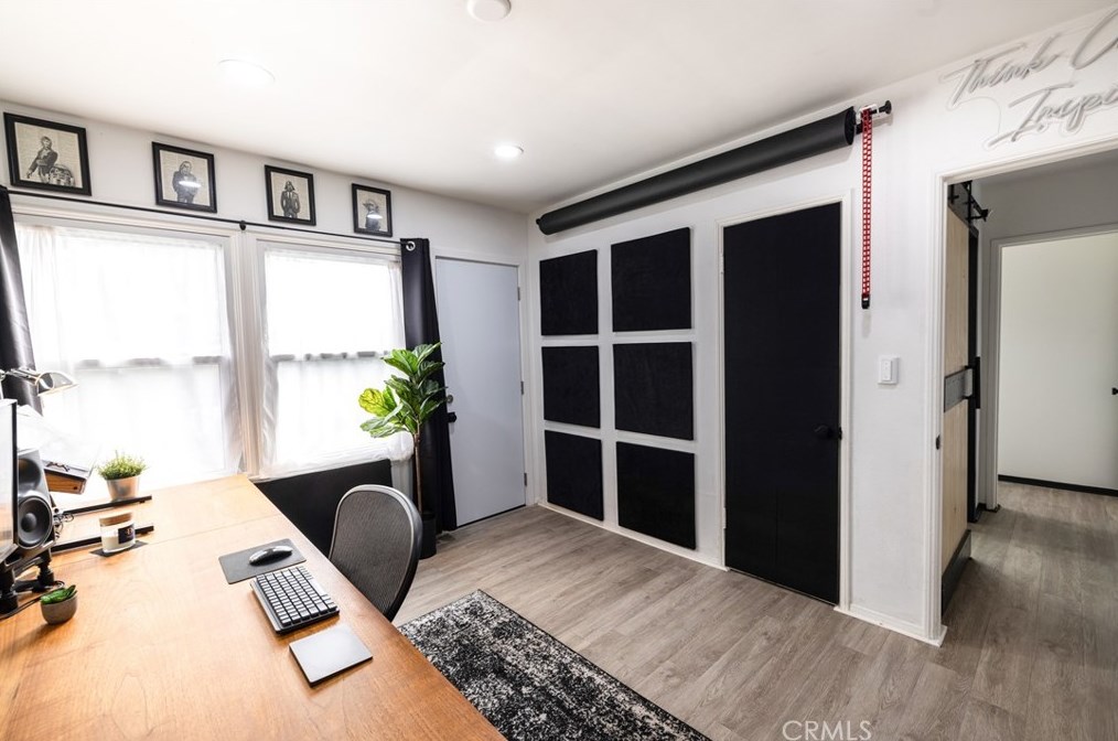 19140 Archwood St, Los Angeles CA  91335-5001 exterior