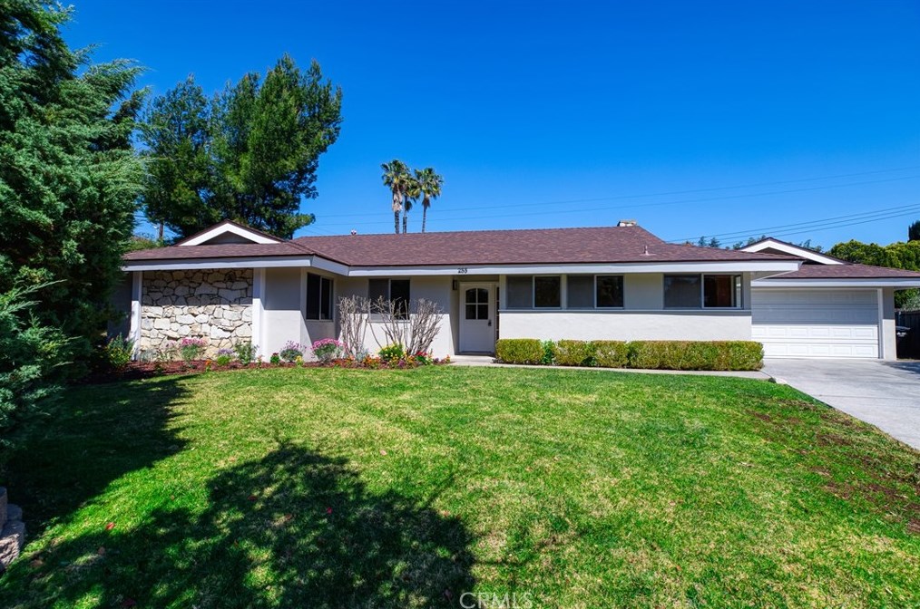 255 Dyer Ct, Thousand Oaks, CA 91360-3127