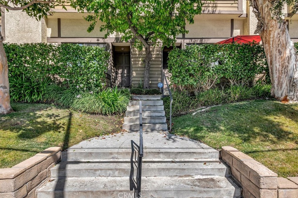 21241 Lassen #3, Chatsworth, CA 91311