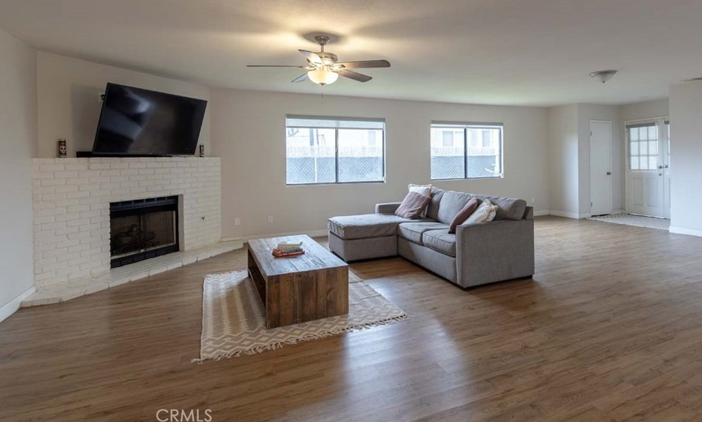 1611 Hillcrest Ave, Riverside, CA 92501-1981