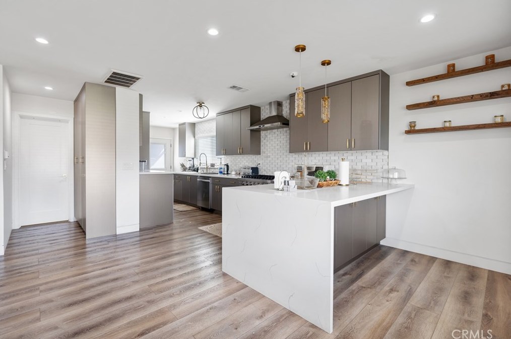 1506 111th St, Los Angeles CA  90044-1405 exterior