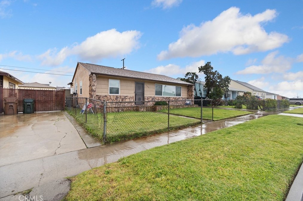 1506 111th St, Los Angeles CA  90044-1405 exterior