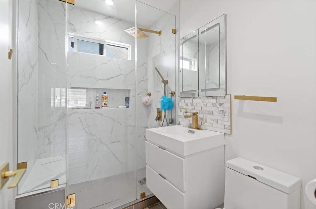 1506 111th St, Los Angeles CA  90044-1405 exterior