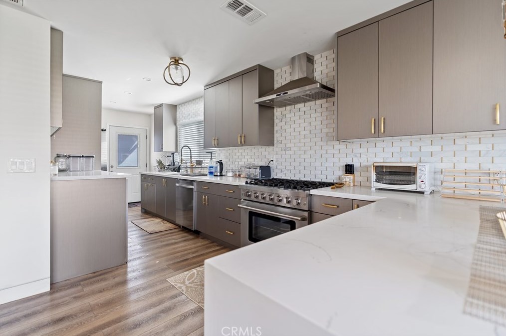 1506 111th St, Los Angeles CA  90044-1405 exterior