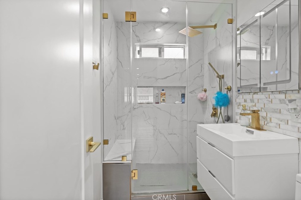 1506 111th St, Los Angeles CA  90044-1405 exterior