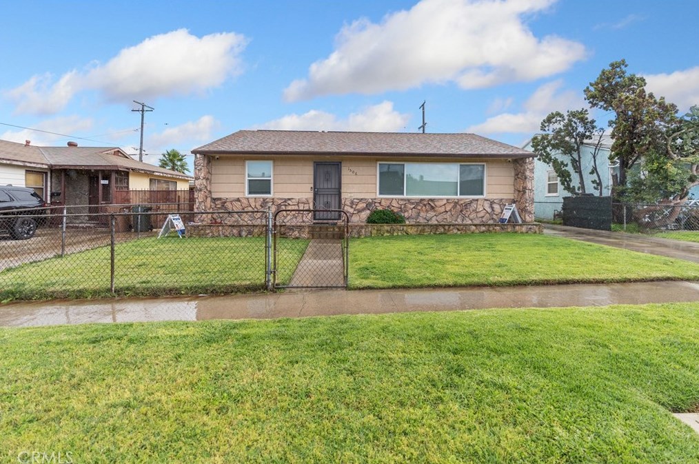 1506 111th St, Los Angeles CA  90047-4923 exterior