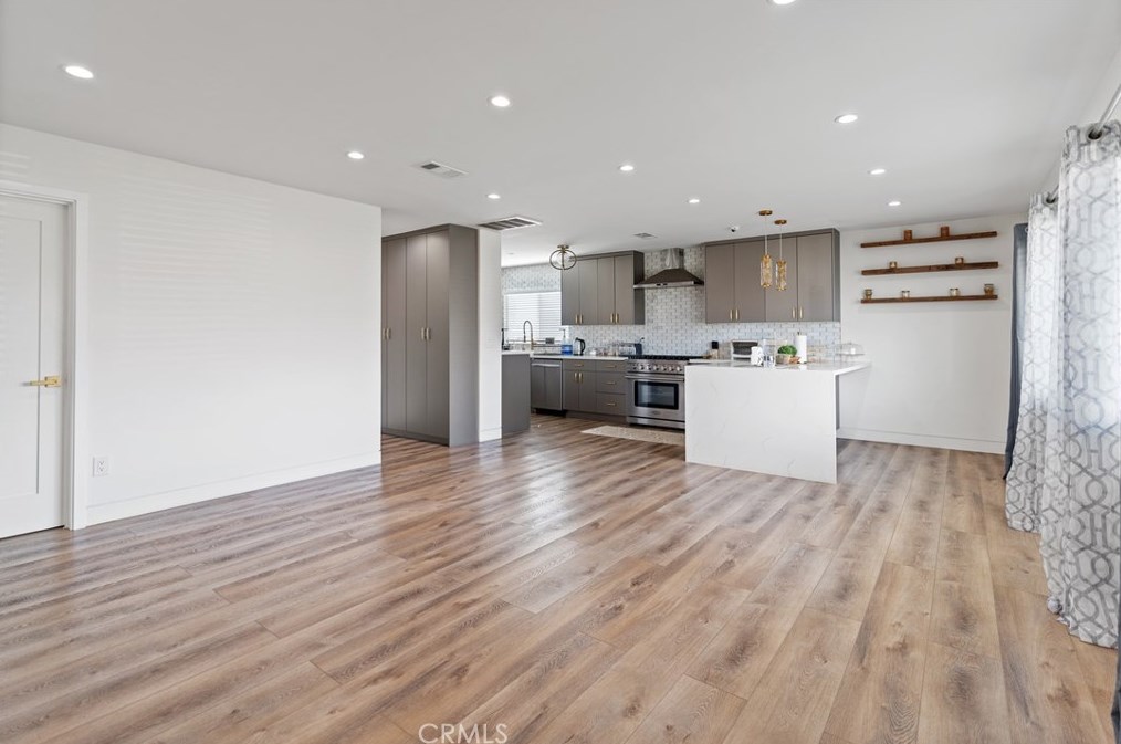 1506 111th St, Los Angeles CA  90044-1405 exterior